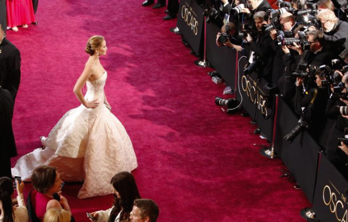 Oscars 2015 - šaty z červeného koberce, které musíte vidět!