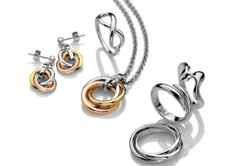 Stylové náušnice jako výraz osobního vkusu